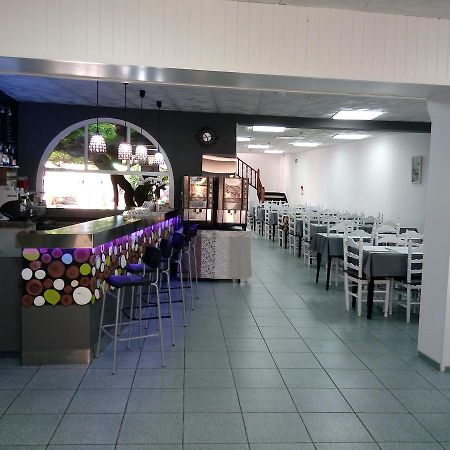 Hotel Planas โยเรตเดมาร์ ภายนอก รูปภาพ