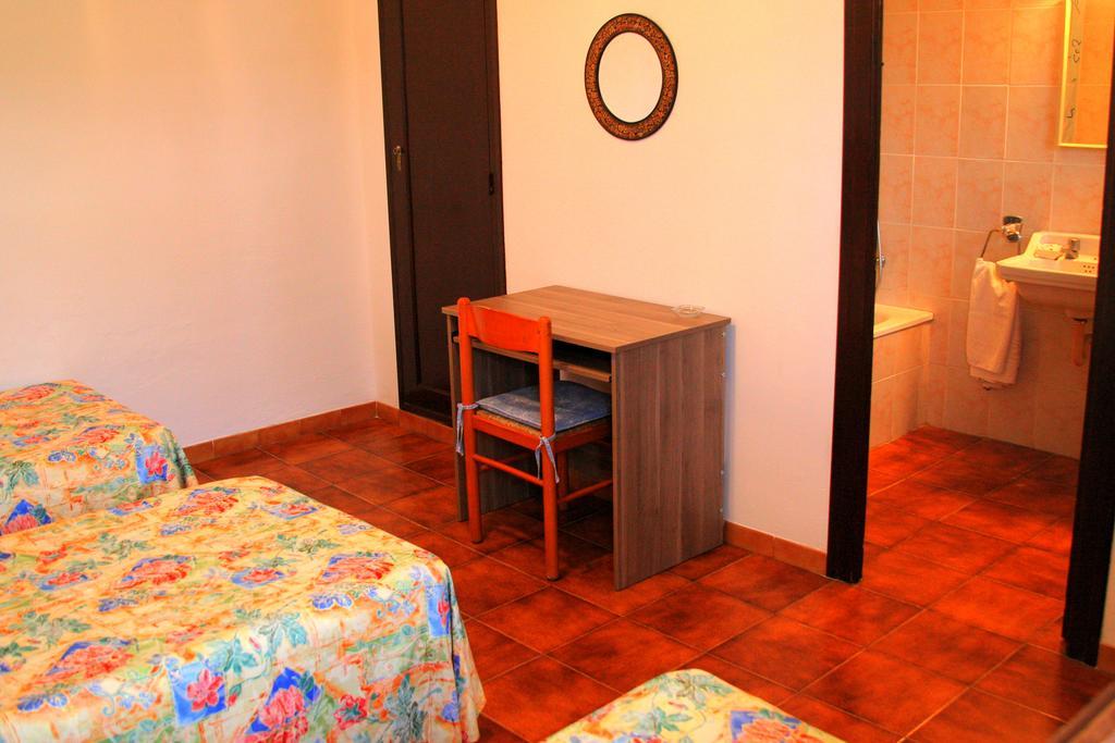 Hotel Planas โยเรตเดมาร์ ภายนอก รูปภาพ