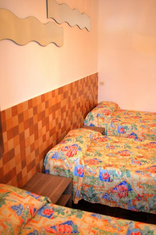 Hotel Planas โยเรตเดมาร์ ห้อง รูปภาพ