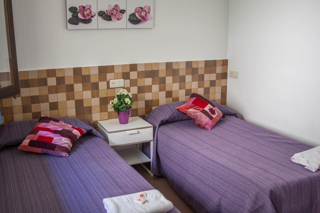 Hotel Planas โยเรตเดมาร์ ภายนอก รูปภาพ
